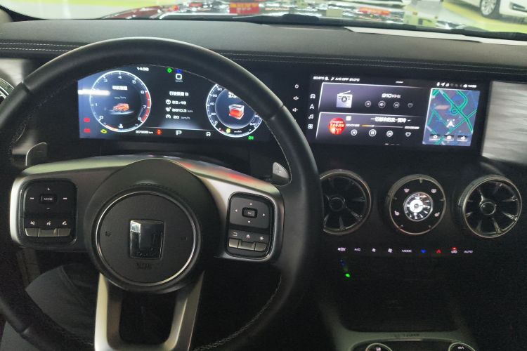 坦克300 2023款 越野版 2.0T 征服者中控内饰12