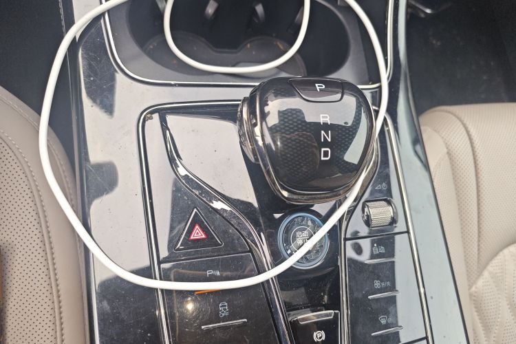 比亚迪 汉 2024款 EV 荣耀版 605KM前驱尊贵型中控内饰18