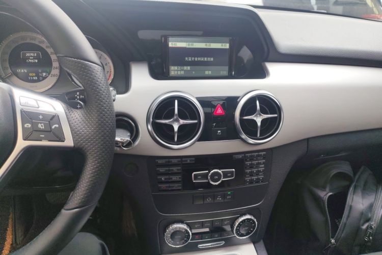 奔驰GLK级 2015款 GLK 260 4MATIC 动感型 极致版中控内饰16
