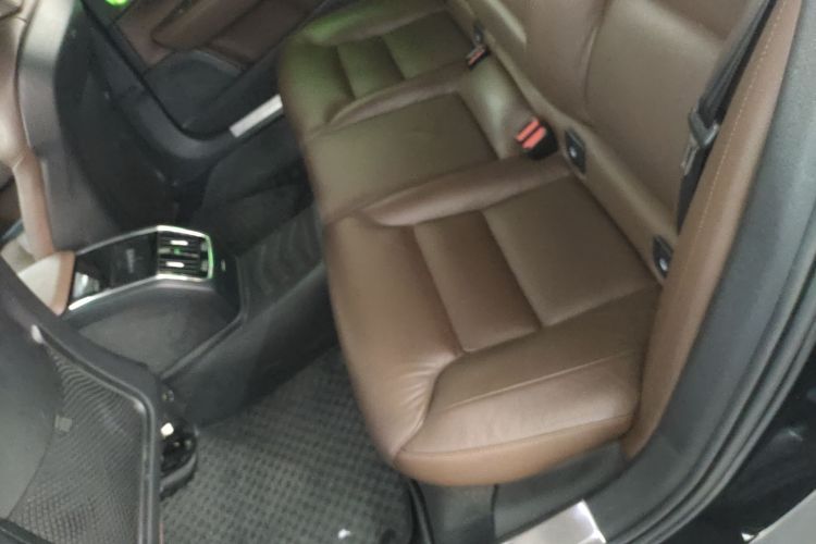 沃尔沃S90 2019款 T5 智远版中控内饰21