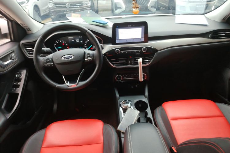 福特 福克斯 2020款 三厢 EcoBoost 180 自动锋潮型中控内饰12