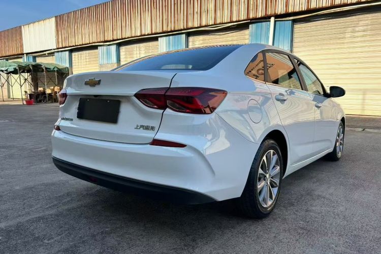 雪佛兰 科鲁泽 2022款 320 自动悦享天窗版车身外观6005