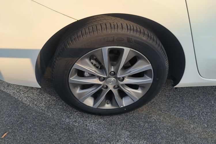 别克GL6 2021款 323T 轻混动互联豪华型车身外观6003