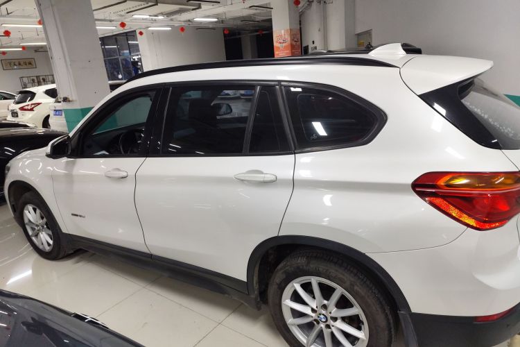 宝马X1 2016款 sDrive18Li 时尚型车身外观4