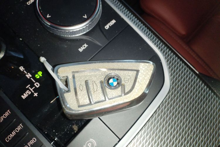 宝马3系 2022款 改款 325Li M运动曜夜套装中控内饰7001