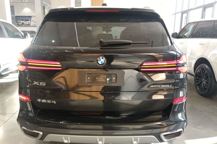 宝马X5 2023款 xDrive 30Li 尊享型M运动套装车身外观6