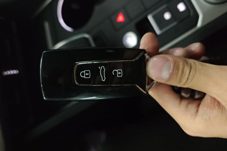 大众 途锐 2021款 2.0TSI 领航特别版中控内饰7001