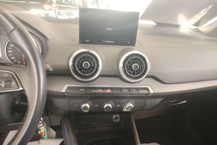 奥迪Q2L 2022款 35 TFSI 进取致雅型局部细节16