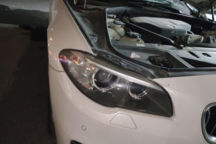 宝马5系 2014款 525Li 豪华设计套装车身外观6006