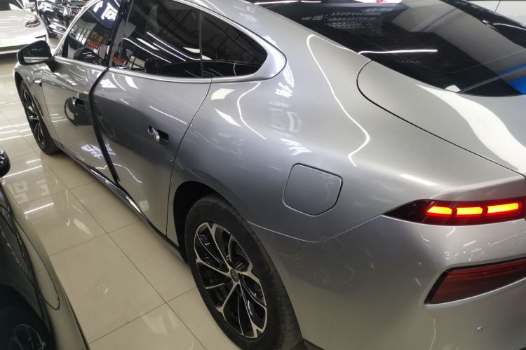 小鹏P7 2021款 670G车身外观4