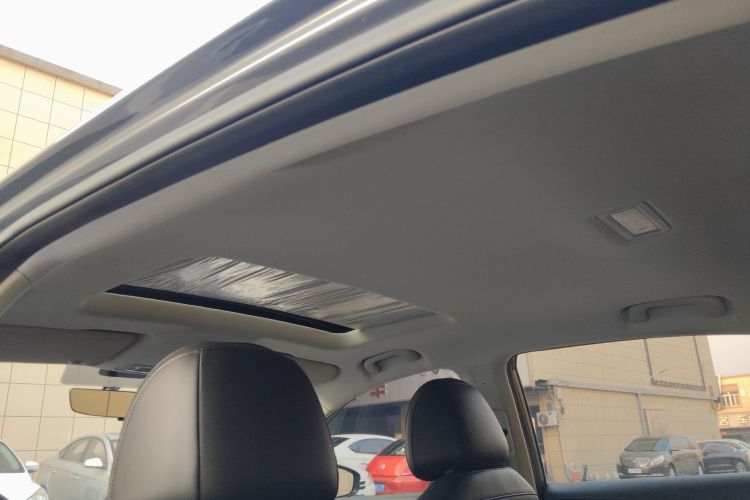 荣威i5 2023款 1.5L CVT尊荣版中控内饰22