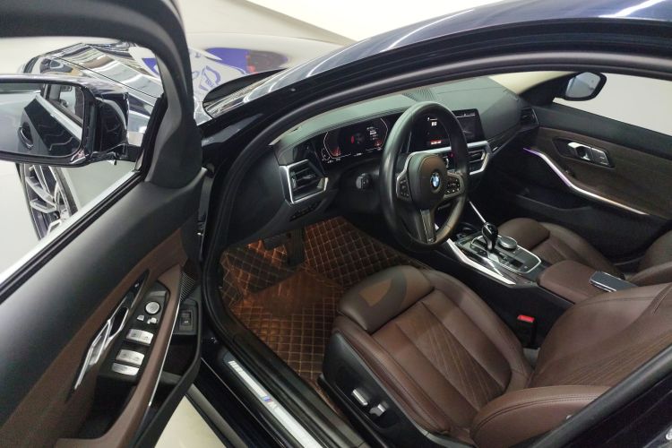 宝马3系 2022款 325Li M运动套装中控内饰7003