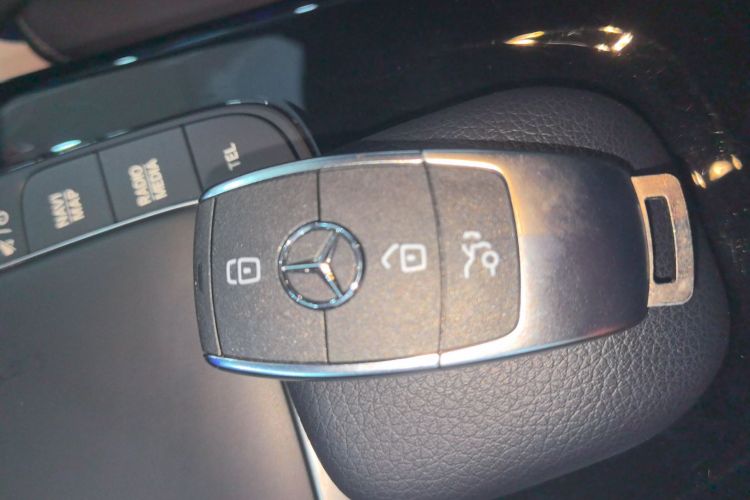 奔驰A级 2022款 改款二 A 200 L 运动轿车时尚型中控内饰11