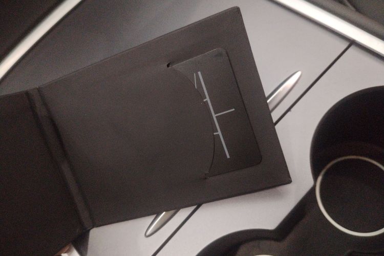 特斯拉 Model 3 2021款 标准续航后驱升级版 3D6中控内饰11