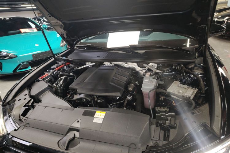 奥迪A6(进口) 2022款 Avant 先锋派 45 TFSI 臻选动感型机舱底盘24