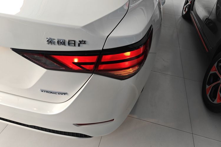 日产 轩逸 2020款 1.6L XL CVT悦享版车身外观9