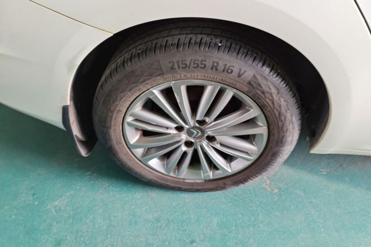 雪铁龙C4L 2015款 1.2T 自动尊贵版车身外观6008