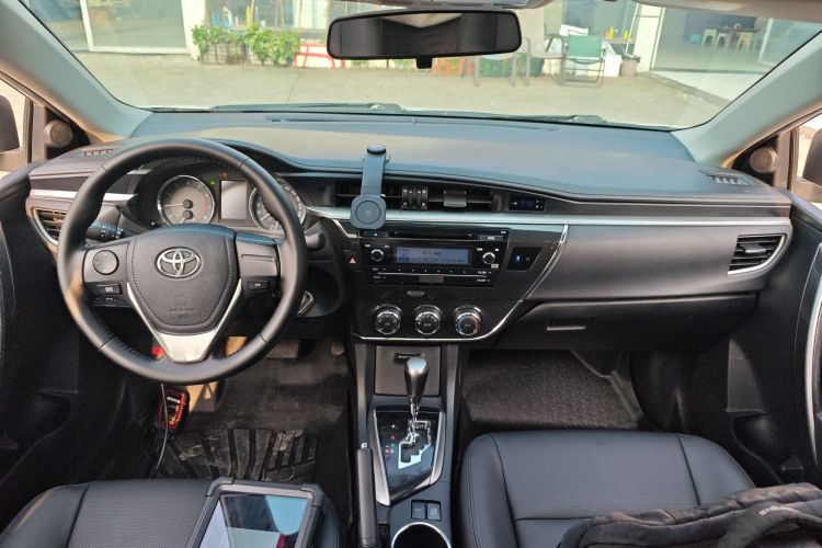 丰田 卡罗拉 2017款 1.2T CVT GL-i真皮版中控内饰12