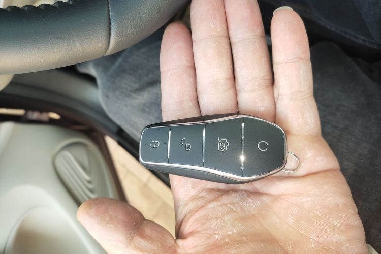 比亚迪 海豚 2021款 405km 时尚版中控内饰11