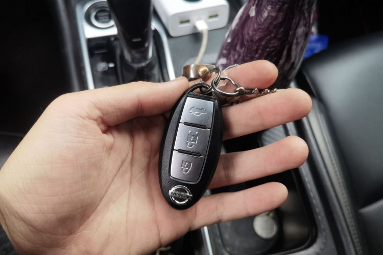 日产 轩逸 2020款 1.6L XL CVT悦享版中控内饰11