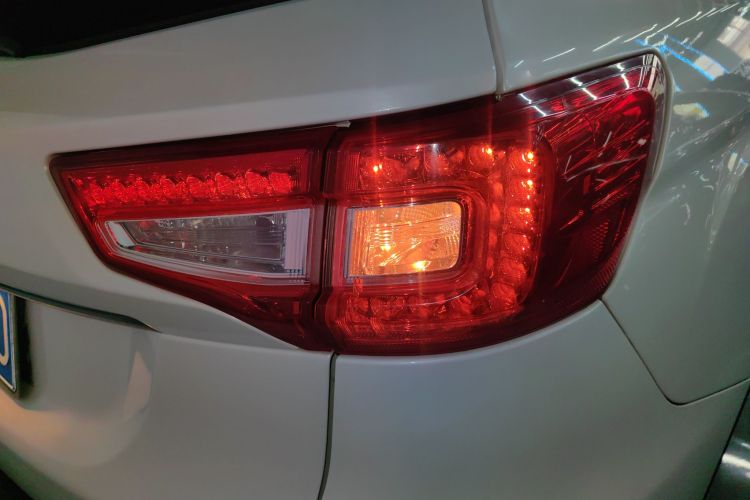 长安CS75 2016款 2.0L 手动舒适型 国V车身外观9