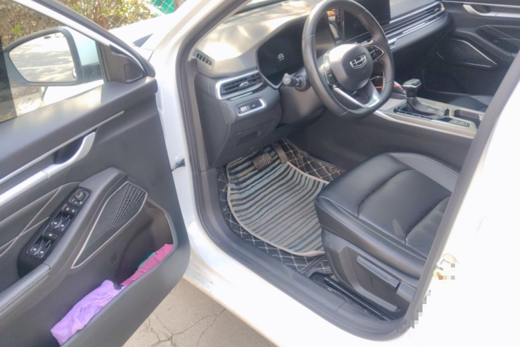 吉利汽车 帝豪 2022款 第4代 1.5L CVT尊贵型中控内饰20