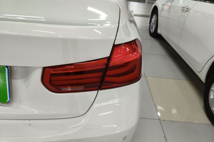 宝马3系 2018款 320Li 领先型M运动套装车身外观9