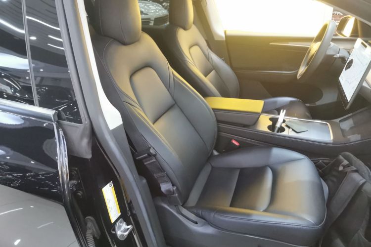 特斯拉 Model Y 2021款 标准续航后驱版局部细节41