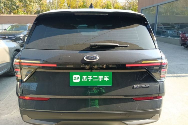 福特 2023款 锐界L 2.0T EcoBoost 两驱七座豪华型车身外观6