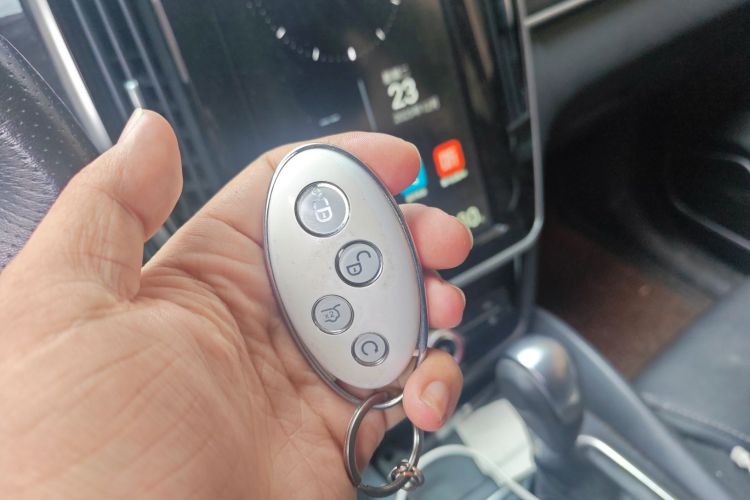 比亚迪 宋MAX 2018款 1.5T 自动智联精英型 6座中控内饰7001