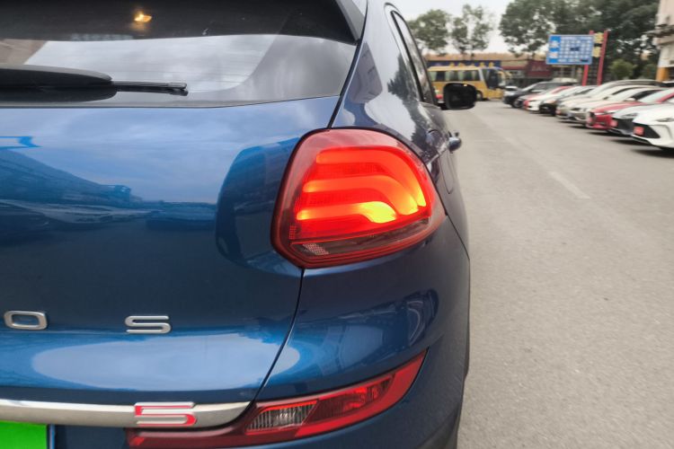 观致5 2018款 改款 1.6T 自动领先型车身外观9