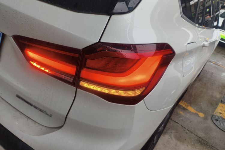 宝马X1 2020款 sDrive20Li 尊享型车身外观9