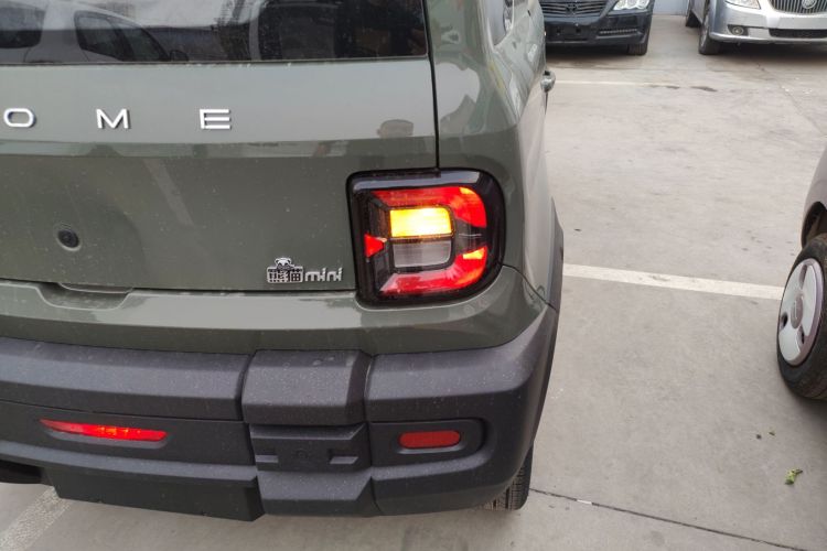 吉利银河 2025款 210km 熊猫骑士车身外观9