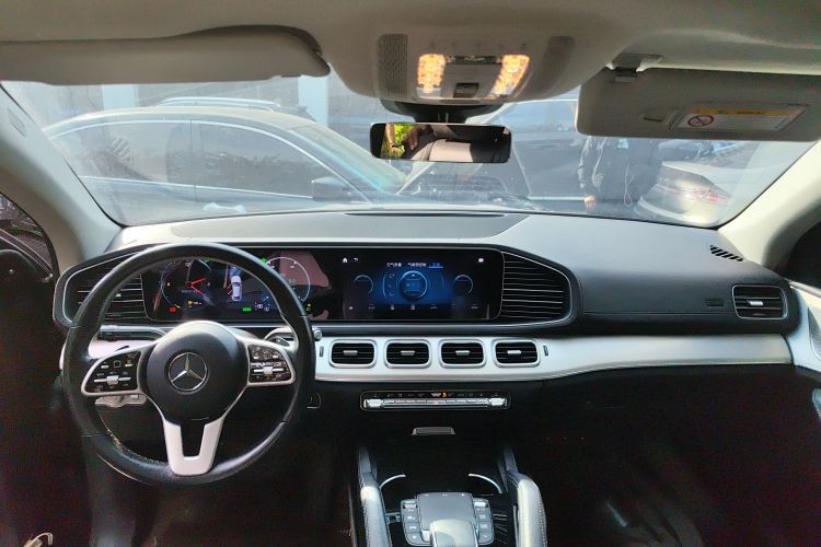 奔驰GLE新能源 2021款 GLE 350 e 4MATIC 轿跑SUV中控内饰12