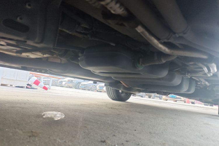 奔驰 威霆 2021款 2.0T 精英版 7座局部细节9004