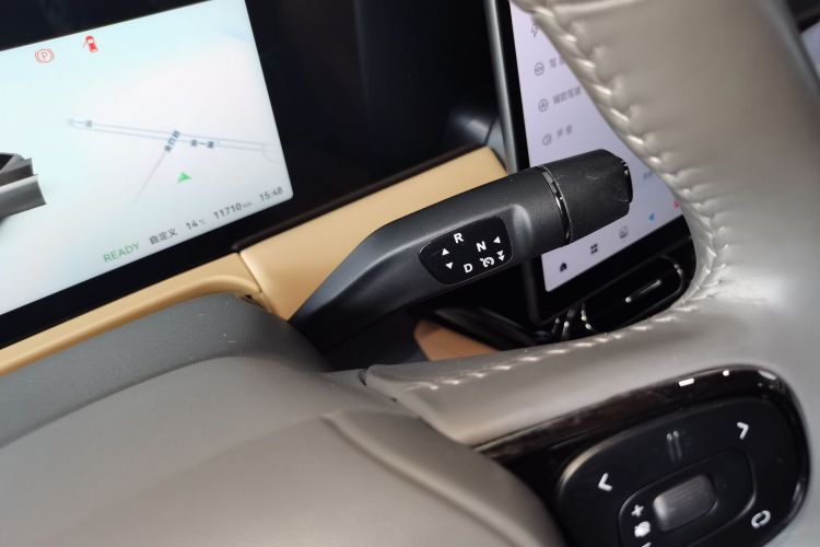 零跑汽车 零跑C01 2024款 增程 316尊享版中控内饰18