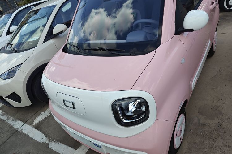 奔腾小马 2025款 222km 灵动马车身外观2