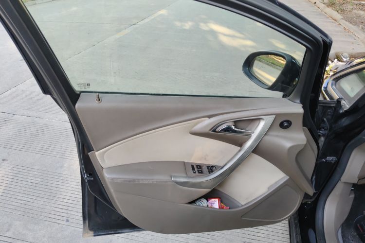 别克 英朗 2013款 GT 1.6L 自动时尚版中控内饰47