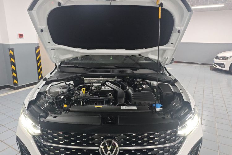 大众 朗逸 2024款 300TSI DSG星空满逸版机舱底盘24