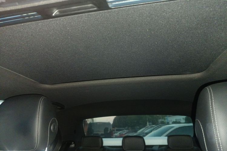 奔驰E级 2017款 E 200 运动型 4MATIC中控内饰22