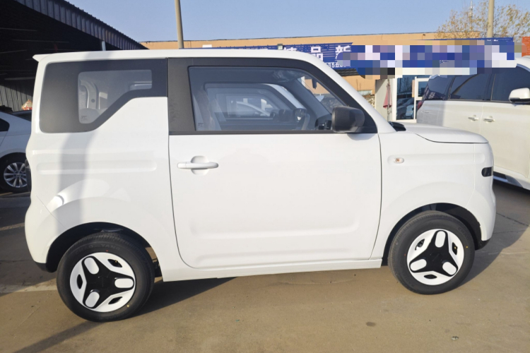 吉利银河 熊猫 2025款 210km 元气熊车身外观4