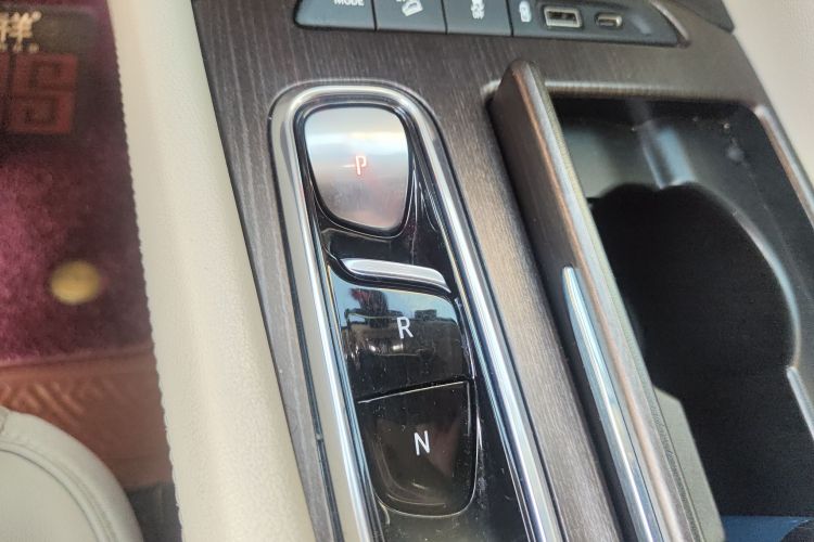 别克 昂科旗 2020款 28T 四驱Avenir艾维亚中控内饰18