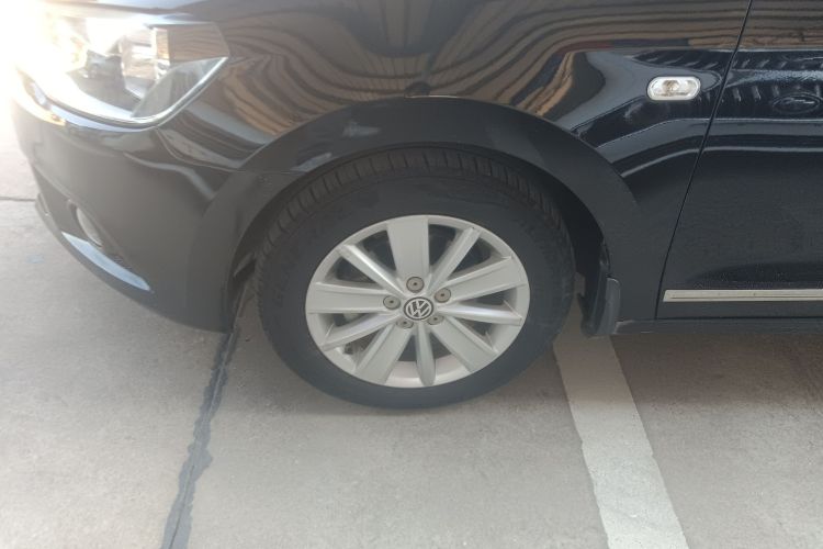 大众 捷达 2015款 1.6L 自动舒适型车身外观6002