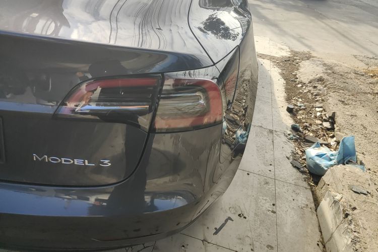 特斯拉 Model 3 2021款 标准续航后驱升级版车身外观6006