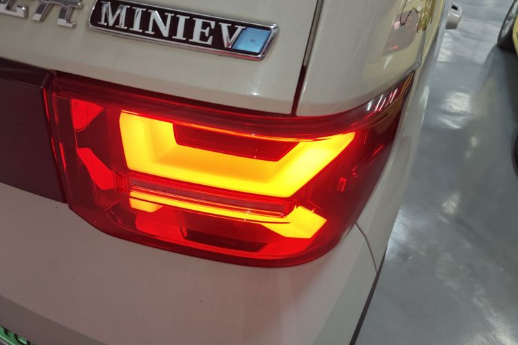 五菱汽车 宏光MINIEV 2022款 GAMEBOY 200km 玩咖款 磷酸铁锂车身外观9