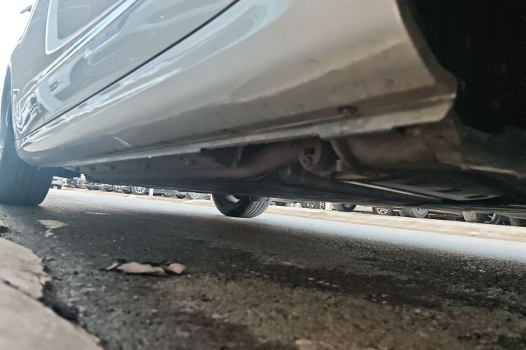 鸿蒙智行 问界M5 2022款 增程四驱性能版局部细节9001