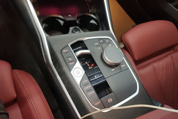 宝马3系 2024款 325i M运动套装中控内饰18