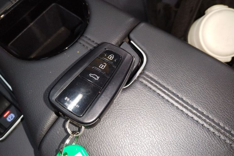 丰田 亚洲龙 2019款 2.0L 豪华版 国VI中控内饰11