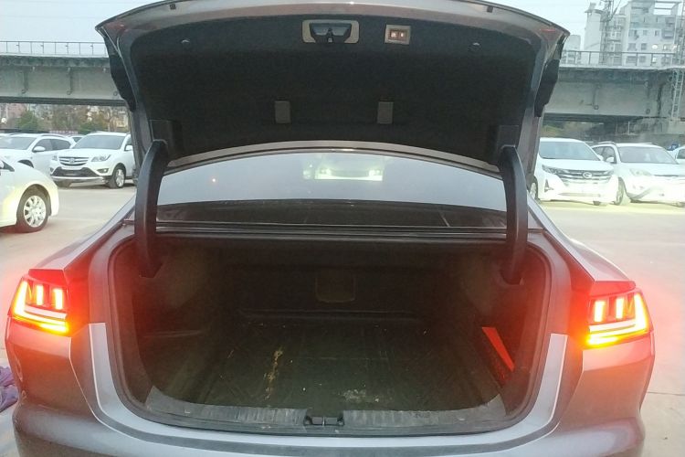 比亚迪 汉 2021款 EV 标准续航版豪华型局部细节23