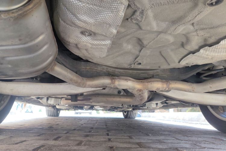 别克 君威 2015款 1.6T 领先技术型局部细节9009